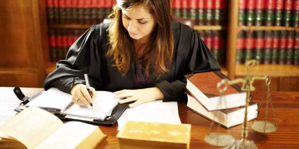 How do I find reliable reviews for services that international law assignment help?